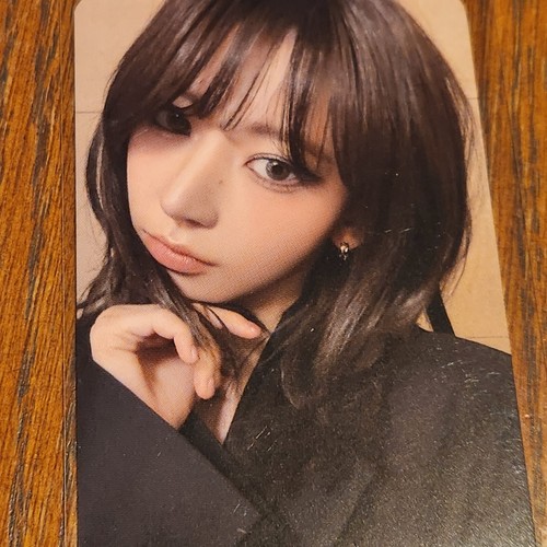 LE SSERAFIM LUCKYDRAW PHOTOcard 5th Mini Album 'HOT' Ktown4U compact ver - Picture 6 of 19