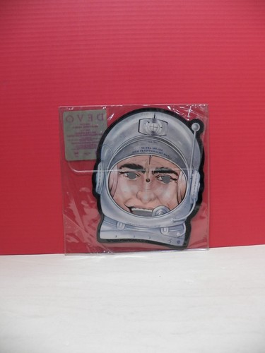 Sealed 7" Shaped Picture Disc Devo Beautiful World 1981 Warner Bros. Ltd Ed - Picture 2 of 4
