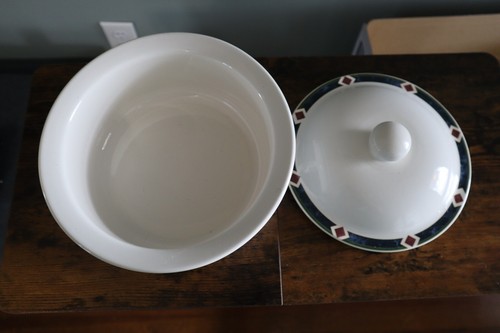 Pfaltzgraff Amalfi Classic - Covered 2.5 Qt Casserole Dish with Lid - Vintage - Picture 11 of 13