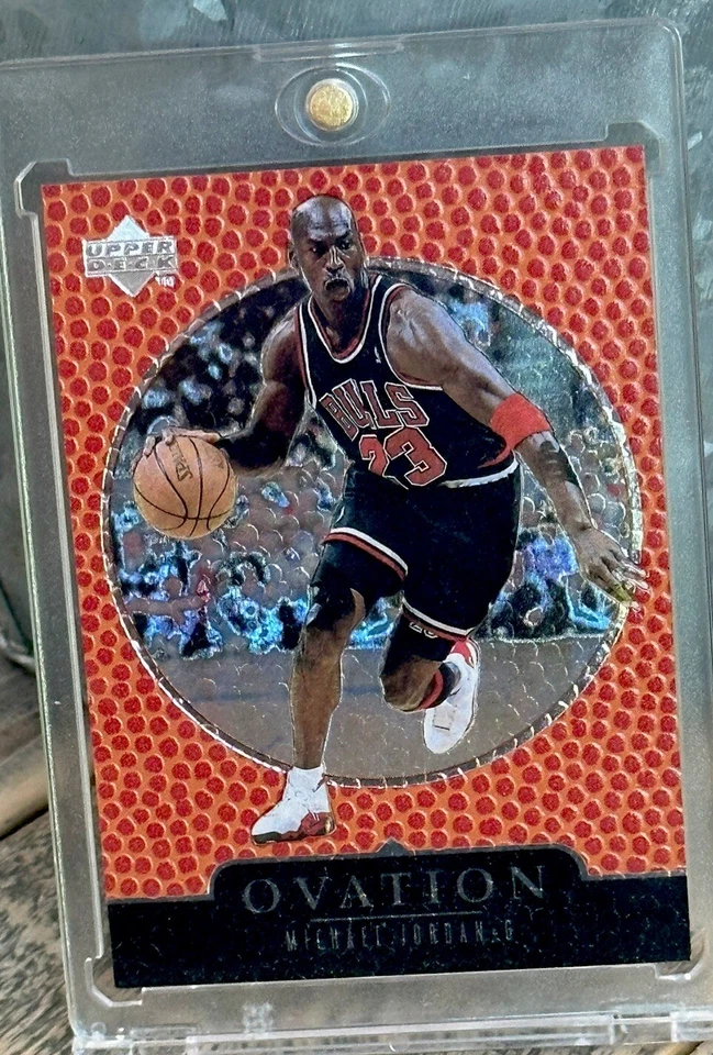 Tarjeta Michael Jordan años 90 INSERTAR ARCO IRIS HOLO FOIL RARA SP 🔥 CAMISETA DE LOS BULLS #23 Foto 2 de 4