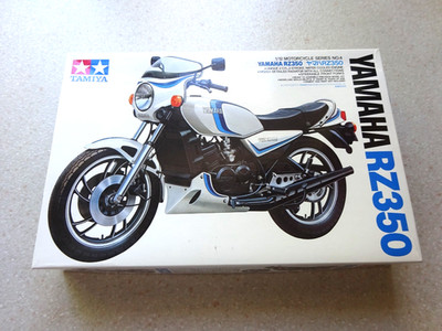 NEU Tamiya Yamaha RD350LC RZ350LC 1:12 MODEL KIT 14004
