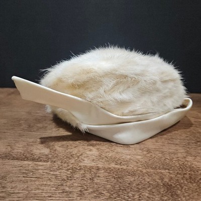Maggi Alexander Womens Cream Pillbox Hat OS One Size Real Fur Front Bow Vintage