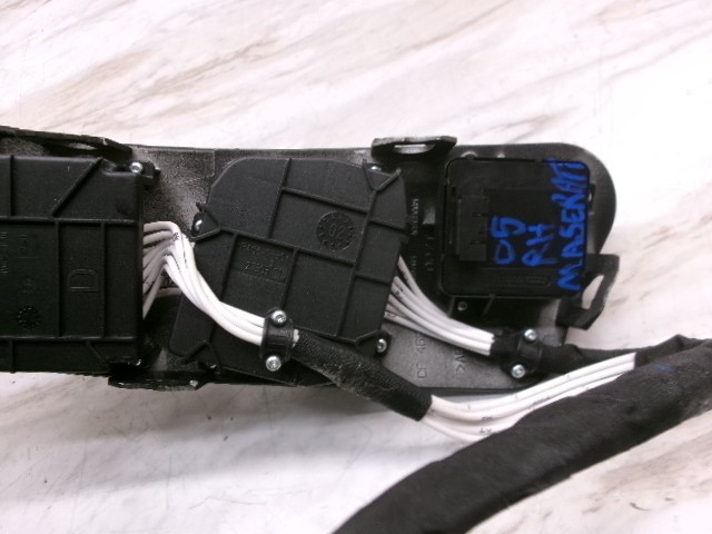 82593700 03 to 12 Maserati Quattroporte Right Front Seat Switch