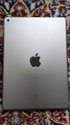 iPad 2018 32GB WiFi 6. Generation Space Grau Top Zustand OVP (für Studium)