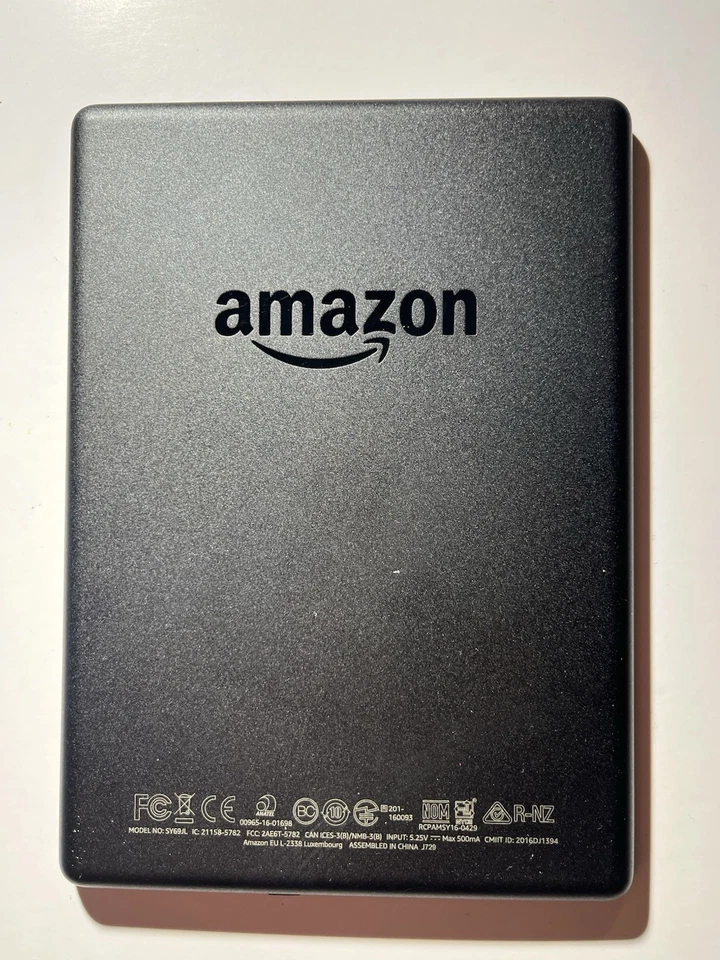 Amazon Kindle (8th Generation), Wi-Fi, 6in - Black with original box - Image 4 of 4