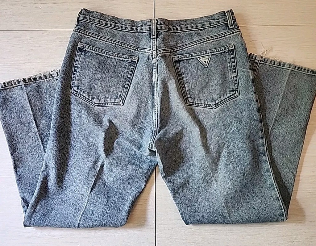 Vintage 90s Y2K GUESS Jeans Baggie Cut 80911 Light Wash Blue 36 x