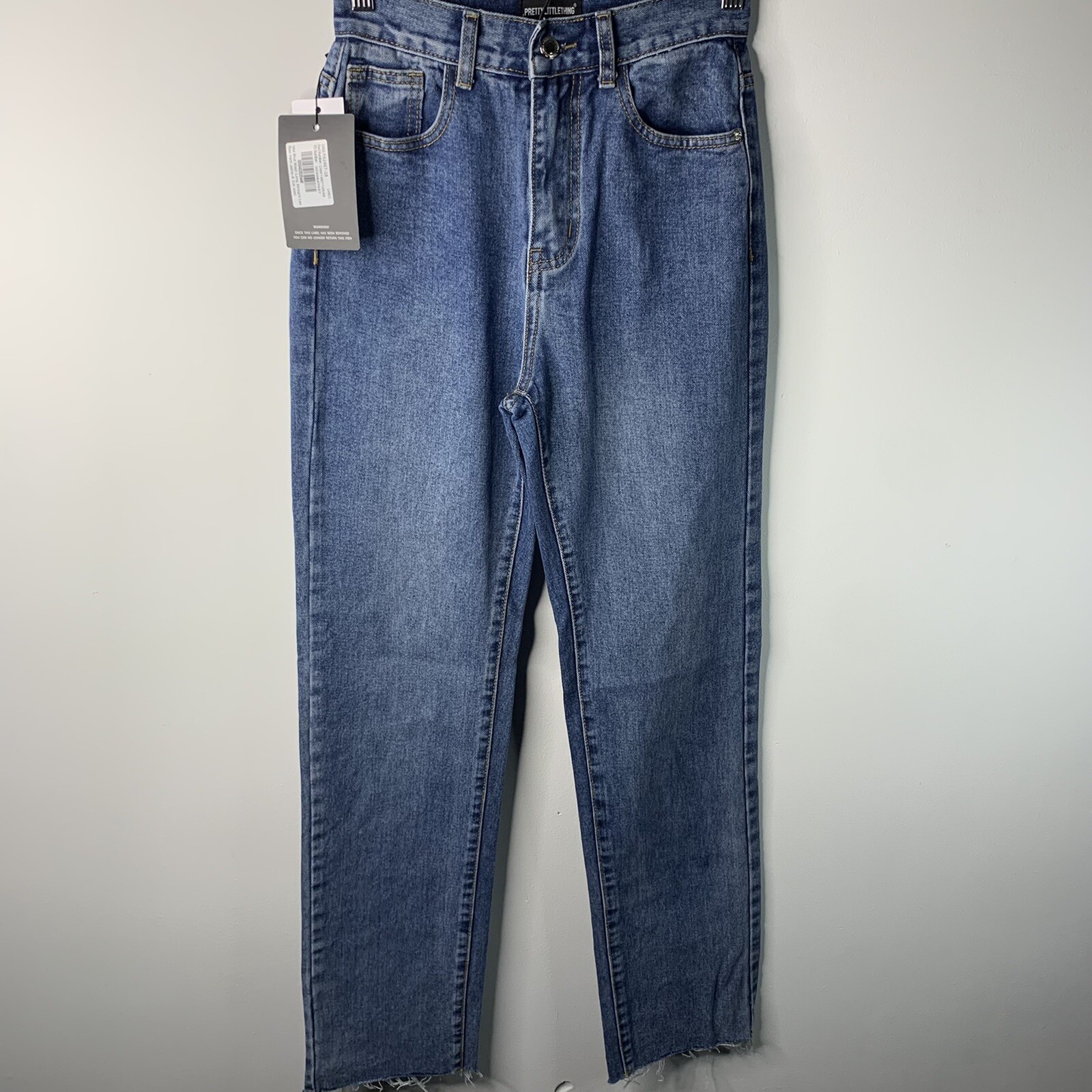 NWT Pretty Little Things  Jeans Raw Hem Women’s Size 6 Long Leg Straight Jeans