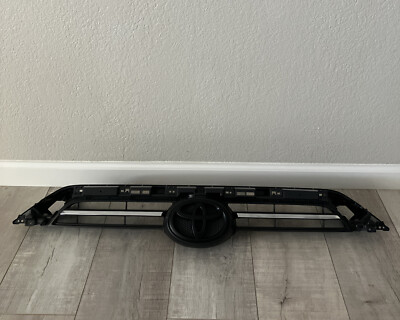 2020 Toyota 4runner OEM Front Radiator Grille Assembly 5310135100  