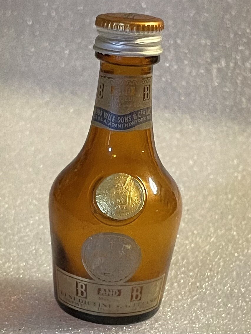 Empty Mini Dom B&B Benedictine & Brandy Amber Glass Bottle | eBay