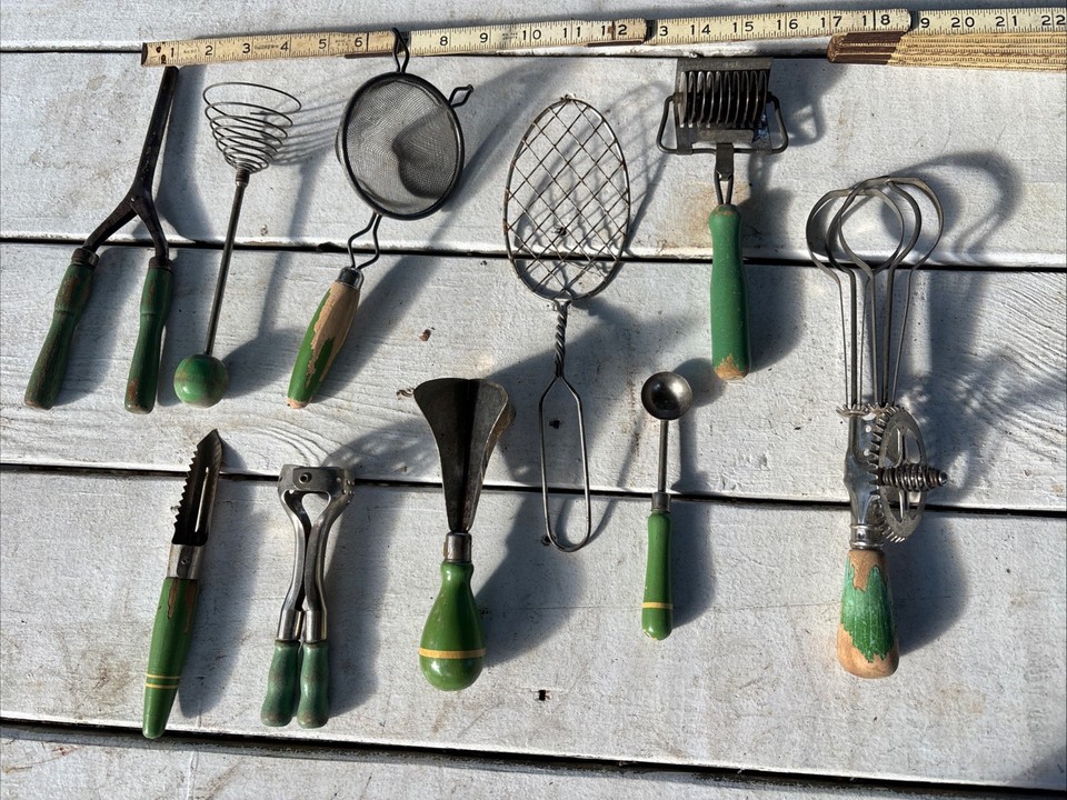 10 VTG Green Wooden Handle Kitchen Gadgets 1940s 50s Farmhouse Decor Lot