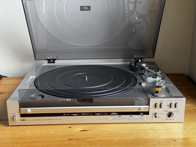 Aiwa D50 turntable vintage retro hi-fi audio vinyl record player