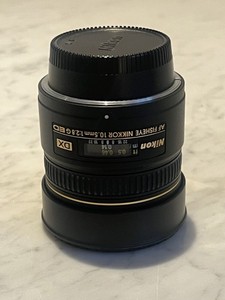 Nikon AF Fisheye Nikkor 10.5mm 1:2.8G ED DX Lens in great condition