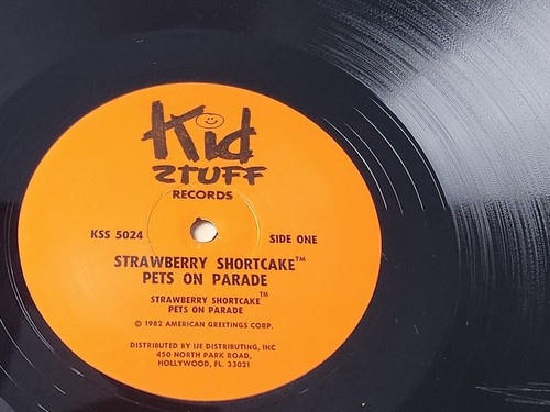 Strawberry Shortcake Presents Pets On Parade (1982) Kid Stuff– KSS 5024 LP, US - Picture 2 of 3