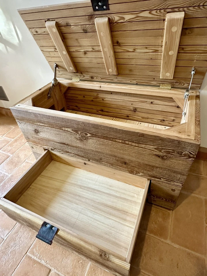 cassapanca in legno - Immagine 2 di 4