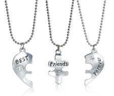 Best Friends Forever Broken Heart Set Three Pendant Necklaces 18" N67
