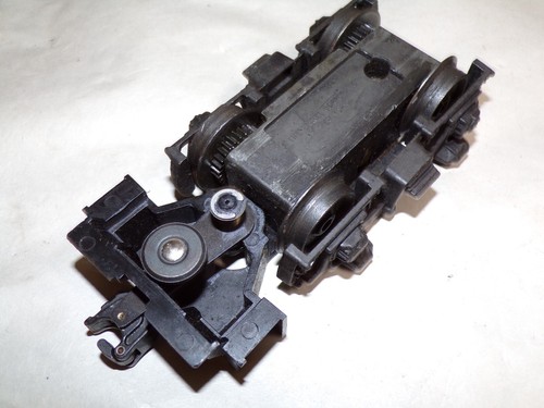 Vintage Original Lionel geared power truck for 400 404 Budd Cars. Works fine - Picture 2 of 2