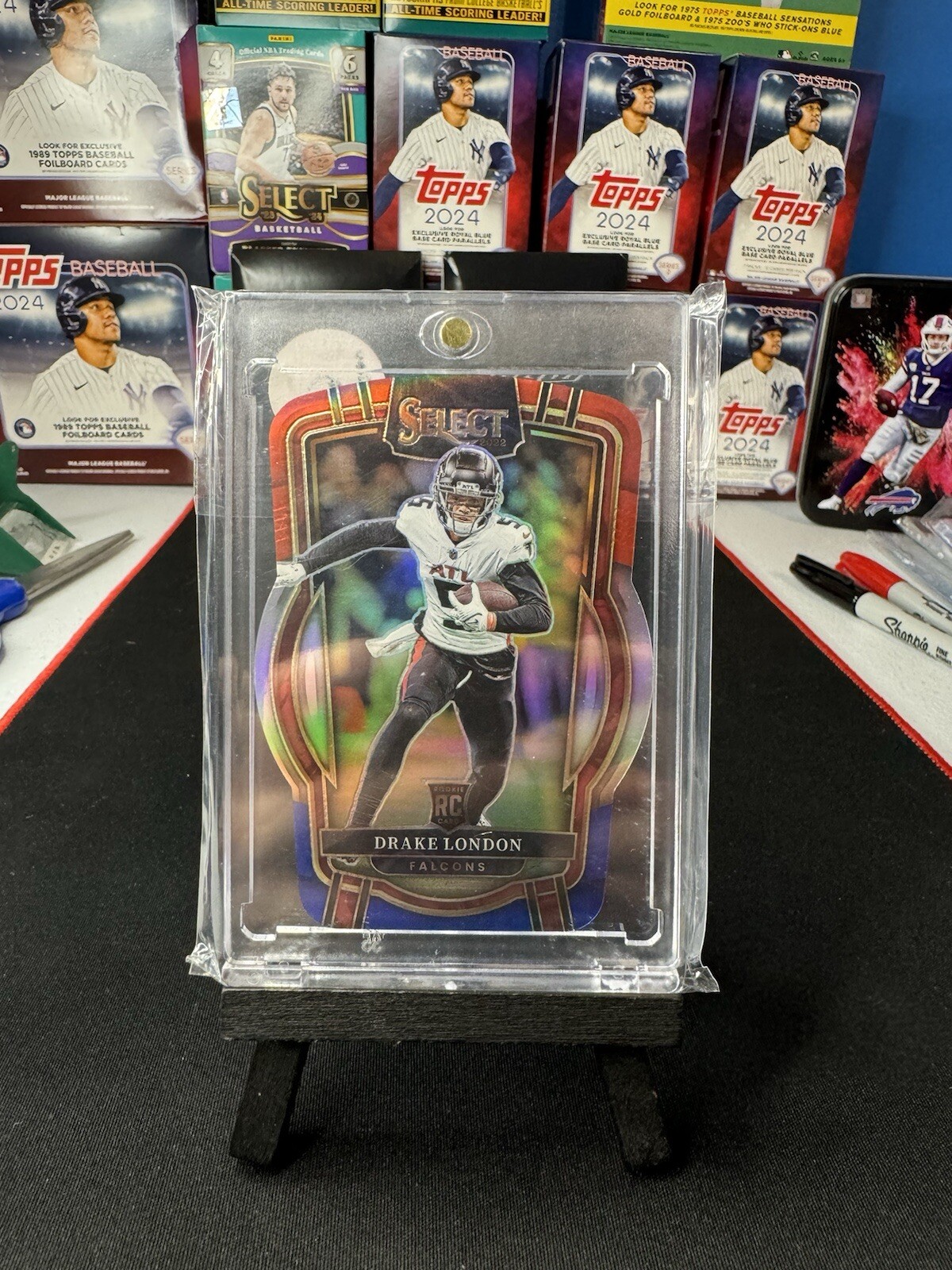 2022 Panini Select - Concourse Red & Blue Prizm Die-Cut #35 Drake London (RC)