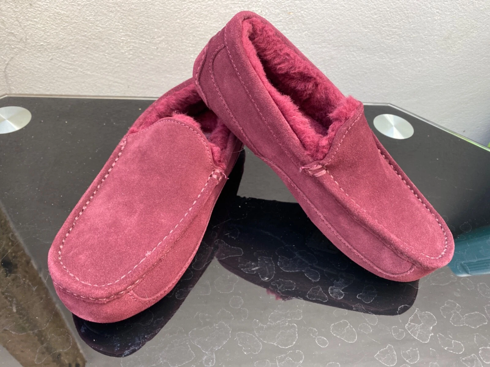 NUOVE PANTOFOLE SLIP ON UGG UNISEX ASCOT BORGOGNA PELLE DI PECORA UK5 5 GRADO B