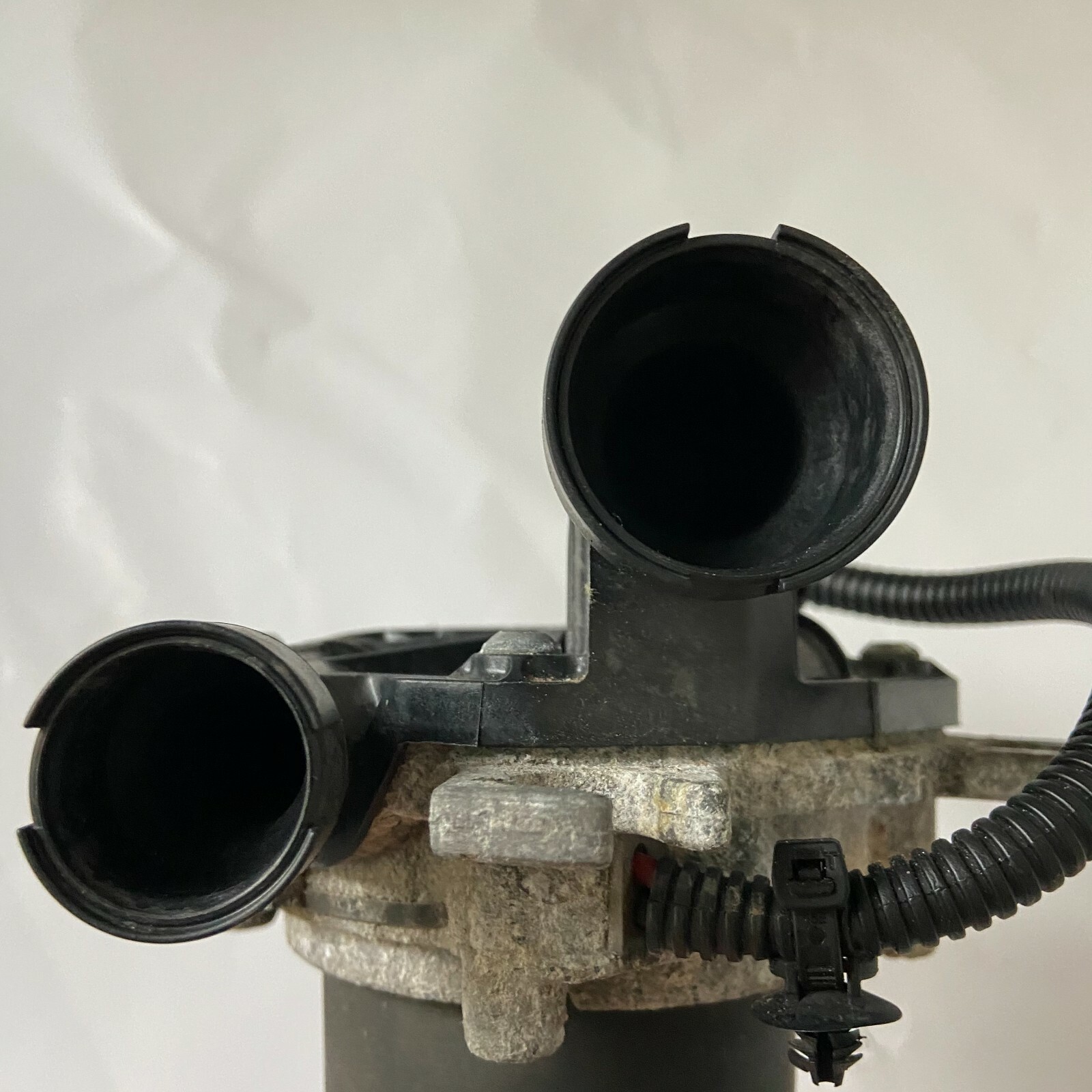 BENTLEY CONTINENTAL FLYING SPUR GT GTC SECONDARY AIR PUMP 07K959253A OEM