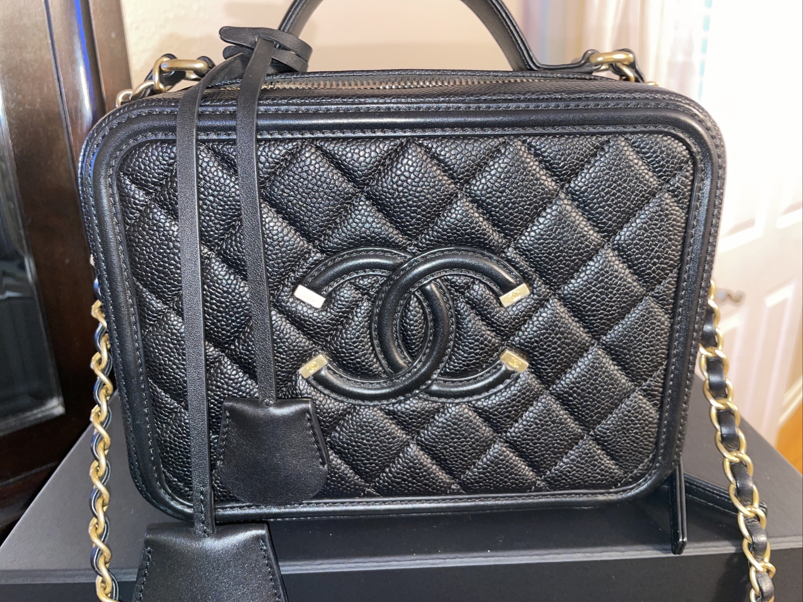chanel vanity filigree