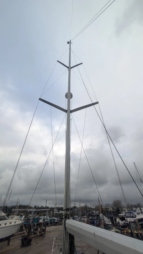 Hunter 37.5  Project Yacht - Image 4 of 4