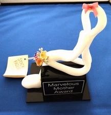 Creative Concepts Acrylic Sculpture * Marvelous Mother Award * White w/ flowers