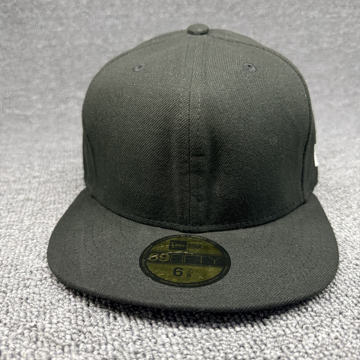 New Era 59FIFTY Blank Fitted Hat Black White Side Flag Size 6 7/8 Flat Bill