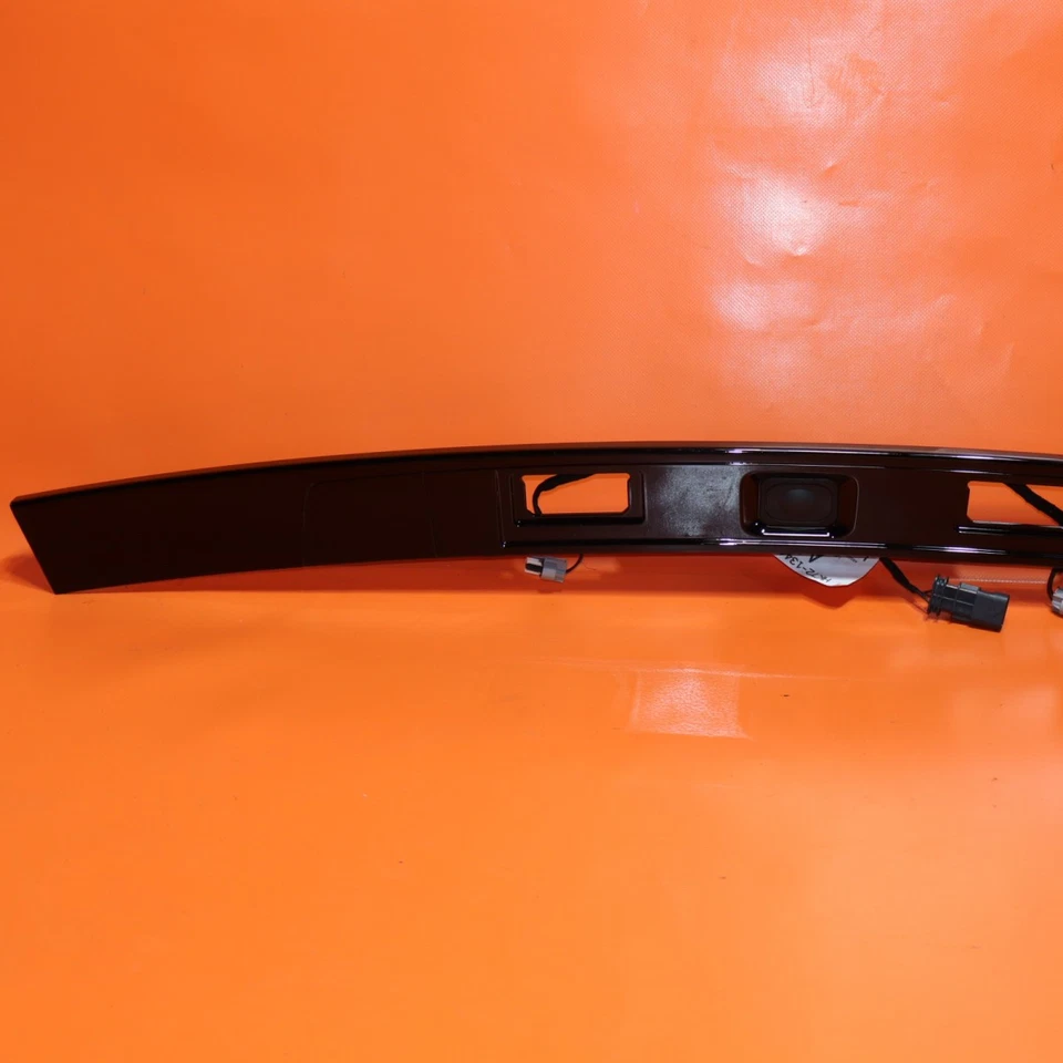 LAND ROVER DISCOVERY 运动升降门 TRIM 2020 2021 LR137739 原始设备制造商 — 第 2/4 张图片