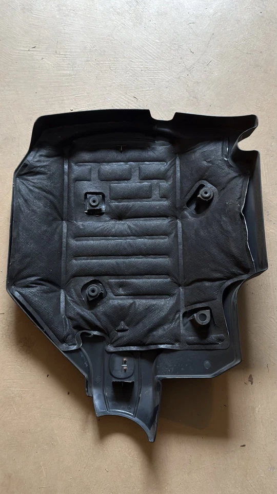 Cubierta del motor Acura MDX 2019 Foto 2 de 3