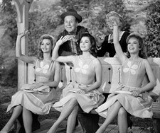 PETTICOAT JUNCTION Bench Cast Black White Still Refrigerator MAGNET 4x6