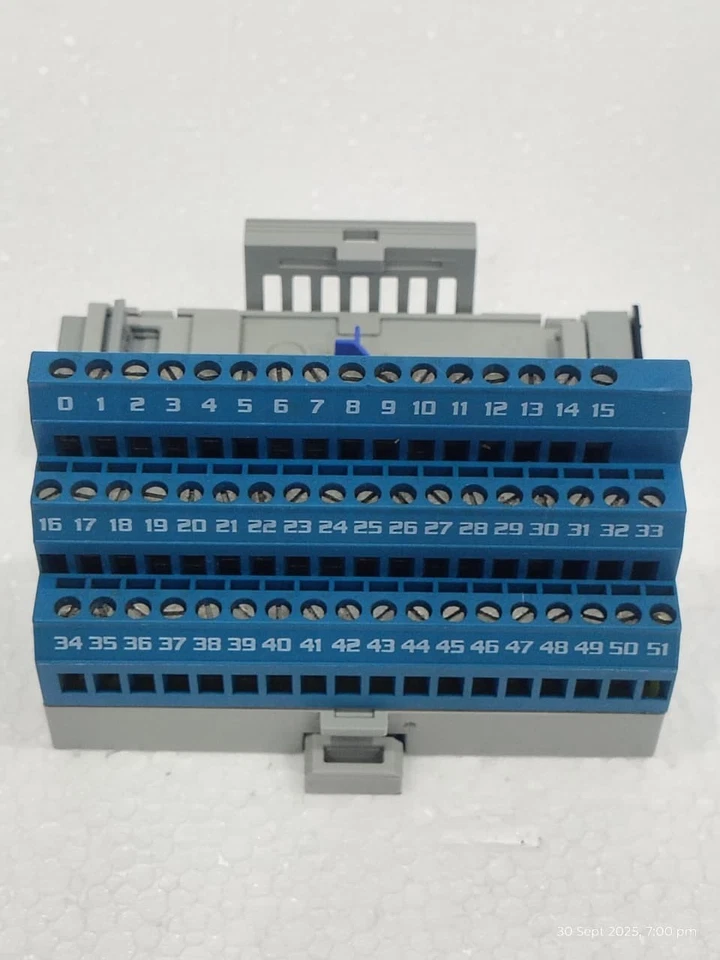 Allen Bradley 1797-OE8/A Flexlogix uscita analogica 1797-0E8 + 1797-TB3 - Immagine 4 di 4
