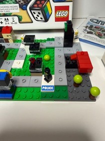 LEGO Games: City Alarm (3865) comes with all minifigures on Missing large Die