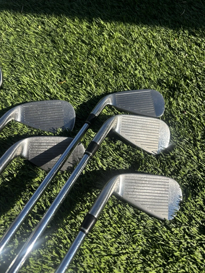 Juego de plancha de golf Adams Insight XTD 4-P, (DERECHA) R Flex - Buen estado Foto 3 de 4