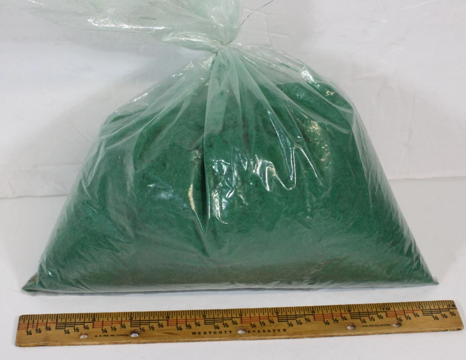 Iasco Flocado Polvo 19 Onzas Bolsa Artesanal Artista Suministro Terciopelo Verde Verdadero Foto 3 de 3