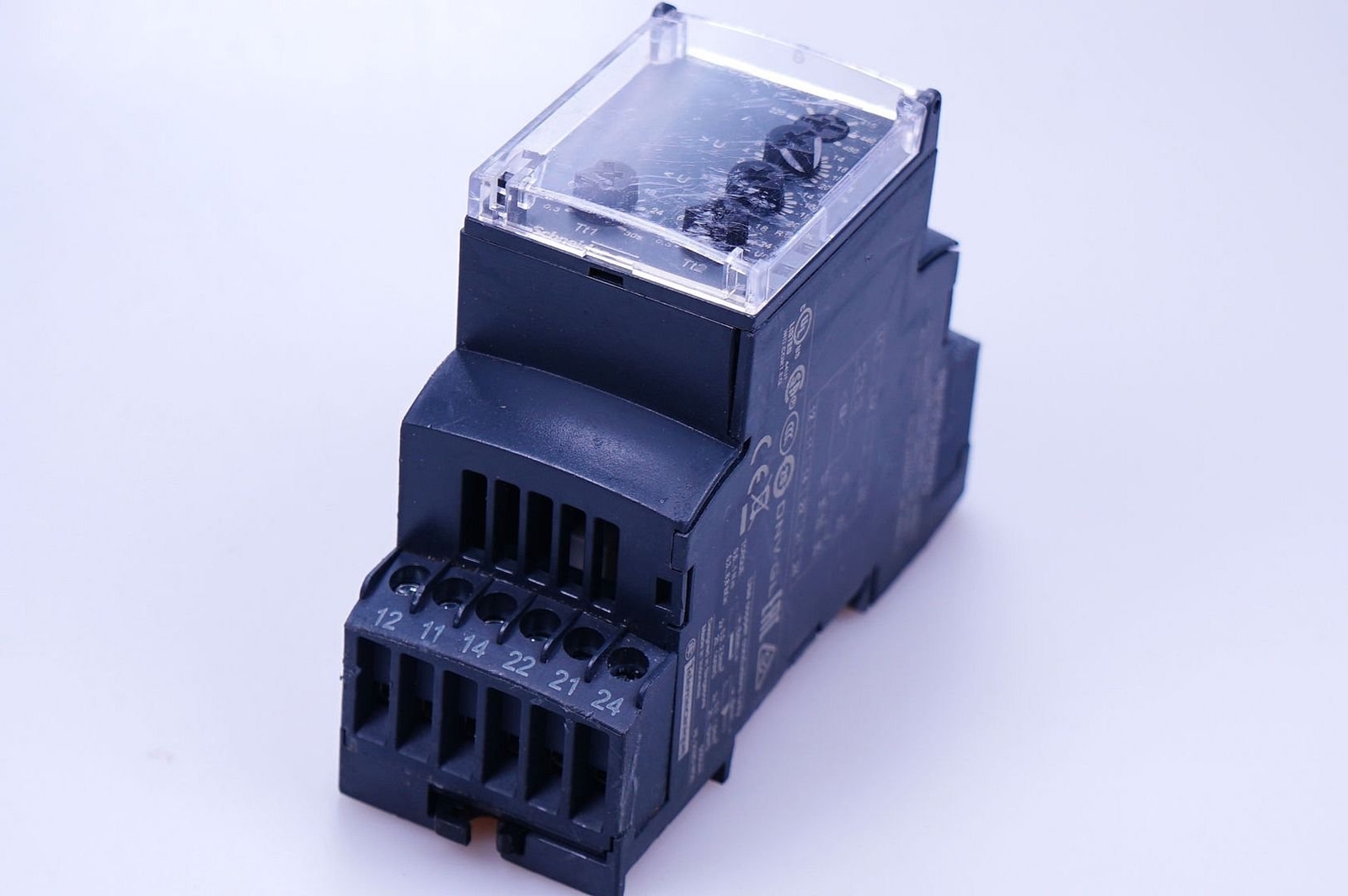 Schneider RM35UB330 Voltage Monitor, Over/Under Voltage Phase to Phase