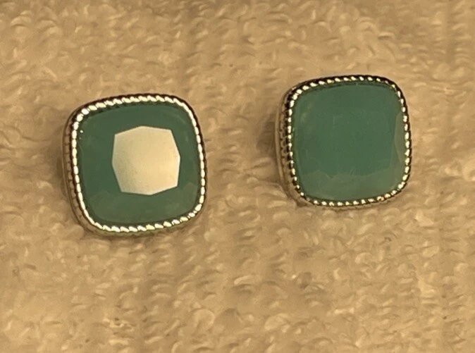 Серьги-гвоздики Lia Sophia бирюзовый синий камень серебристый тон б/у в отличном состоянии ювелирные изделия lS - Изображение 3 из 4