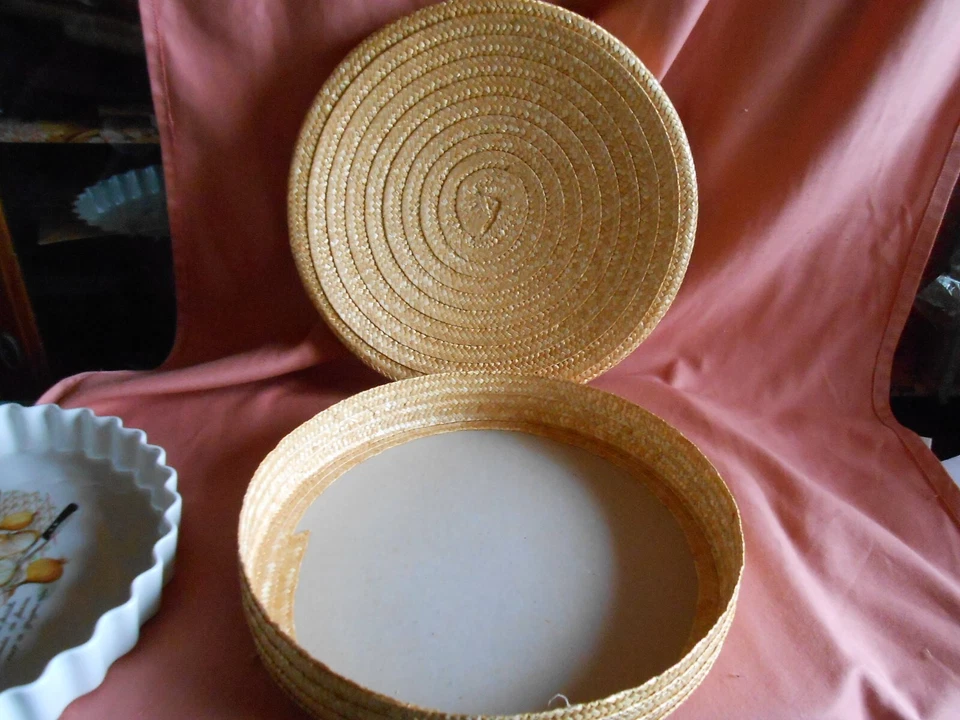 Plat à Tarte à l'Oignon en Porcelaine "L'HIRONDELLE" - Photo 4/4