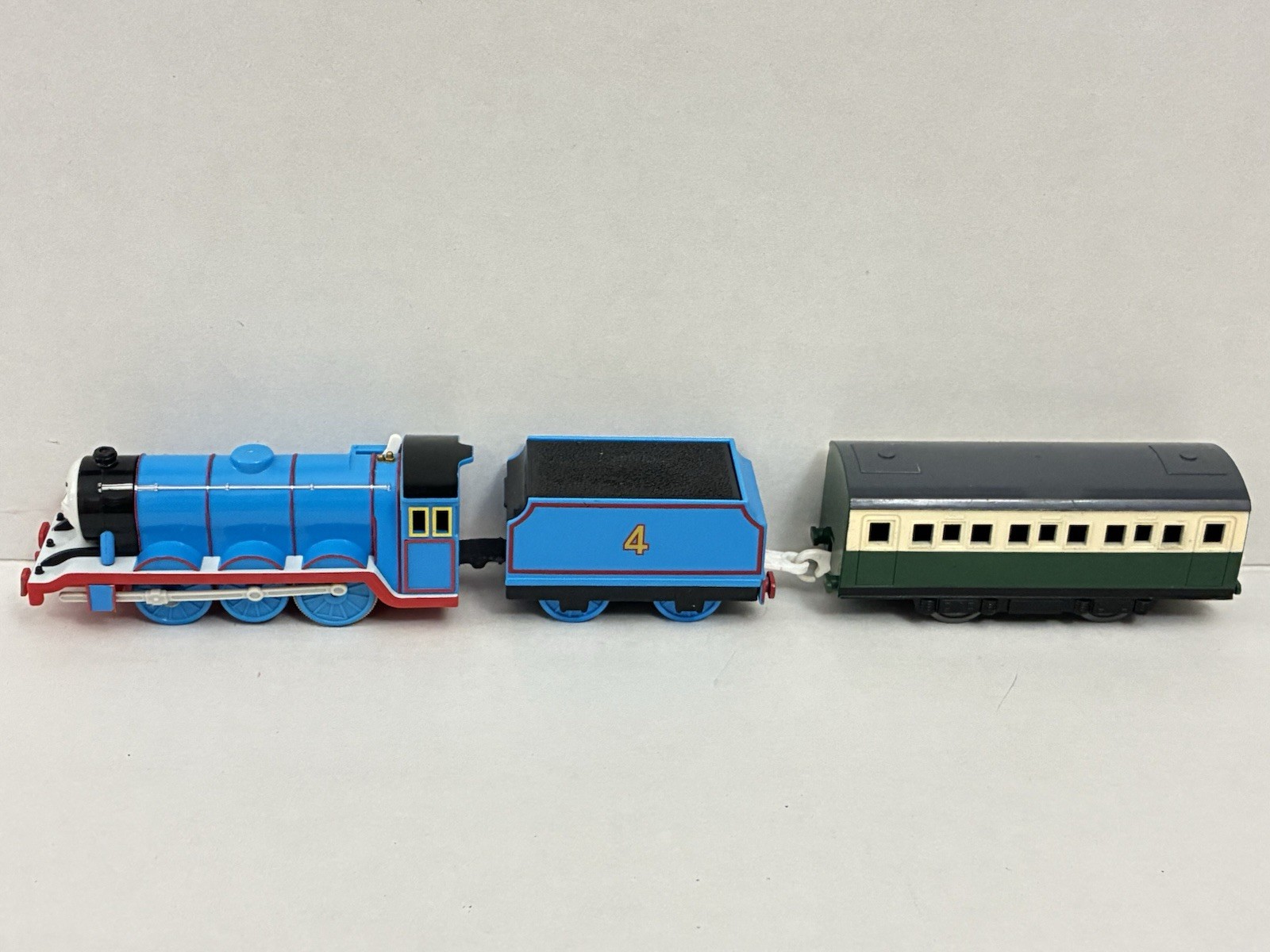 Tomy Thomas Plarail Gordon with White Running Board and Green Express Coach