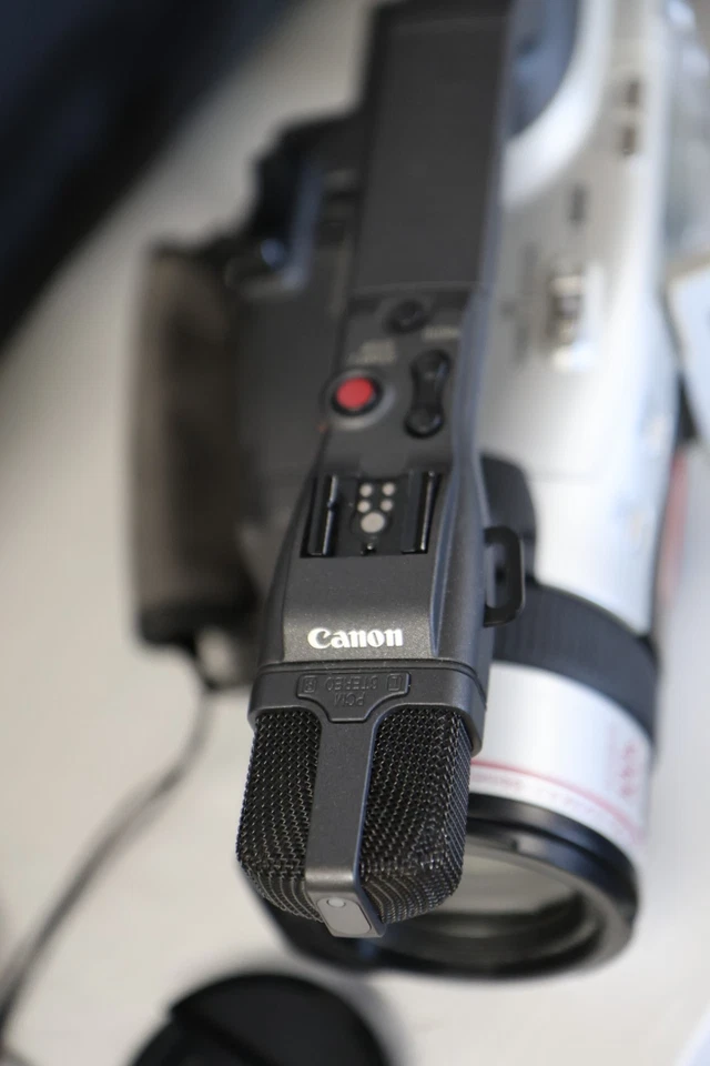 Canon DM GL2A Video Camcorder Kit - Tested ✅ - Image 4 of 4