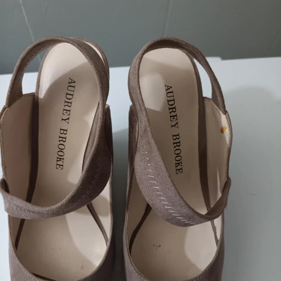 Желтовато-коричневые клинья Audrey Brooke размер 6 - Изображение 2 из 4