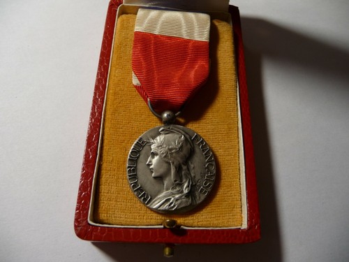 ASSURANCES Médaille, Association Des Voyageurs De Commerce De La Seine Inferieure Ttb ,fme 893870,a
