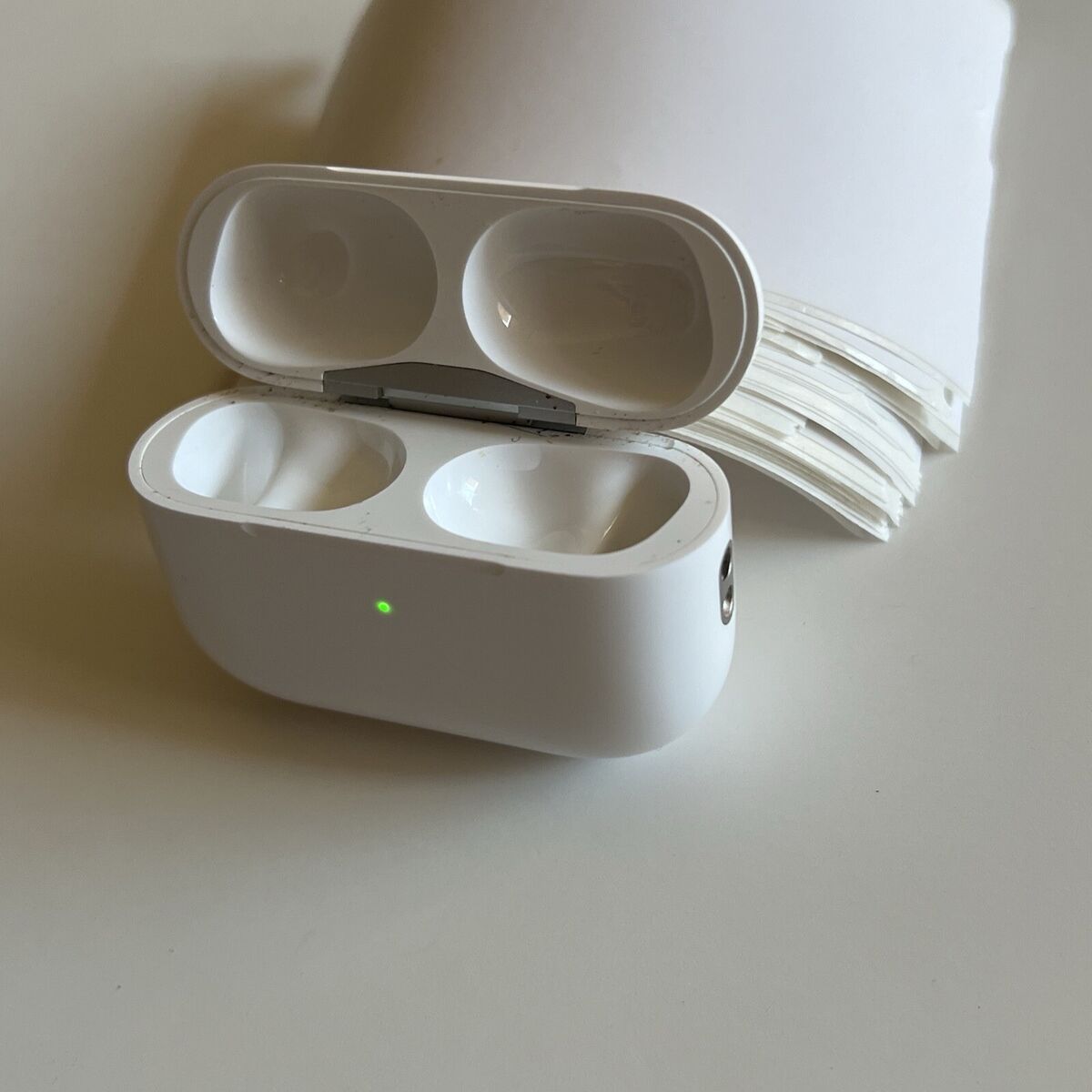 Genuine Original Apple AirPods Pro 2nd Gen OEM Charging Case Genuine Original Apple AirPods Pro 2nd Gen OEM Charging Case