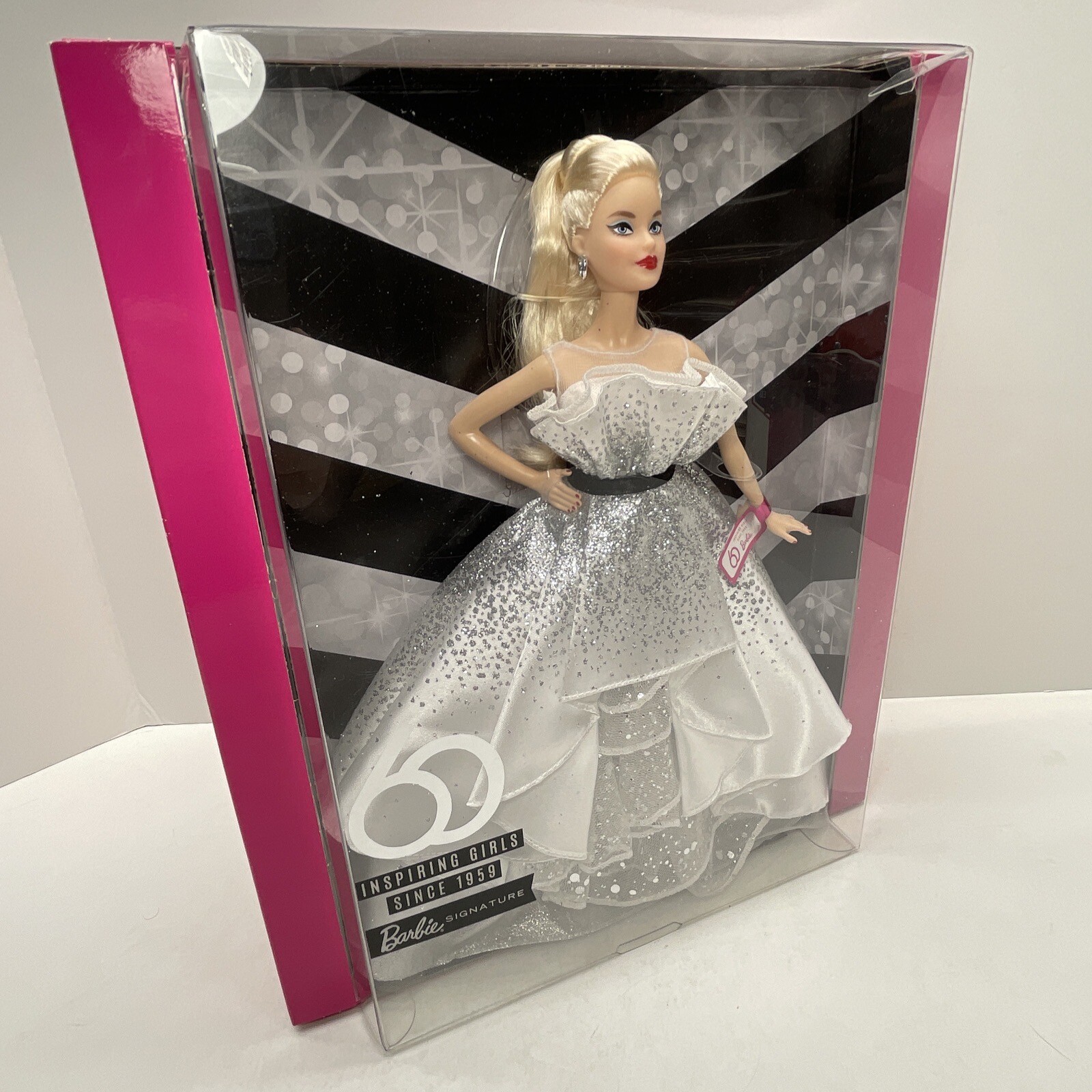 2018 BARBIE SIGNATURE 60th Anniversary Blonde Collector Doll #FXD88 Mattel - NEW
