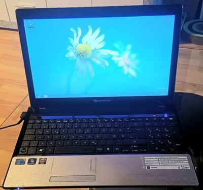 Packard Bell New90 Model In Silber Laptop Notebook Windows 8 Frisch Installiert