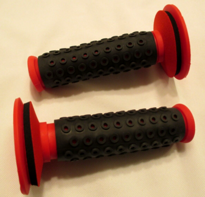 OAKLEY GRIPS B-1B NEW RARE 2010 RED W BLACK SLEEVES & RED DONUTS