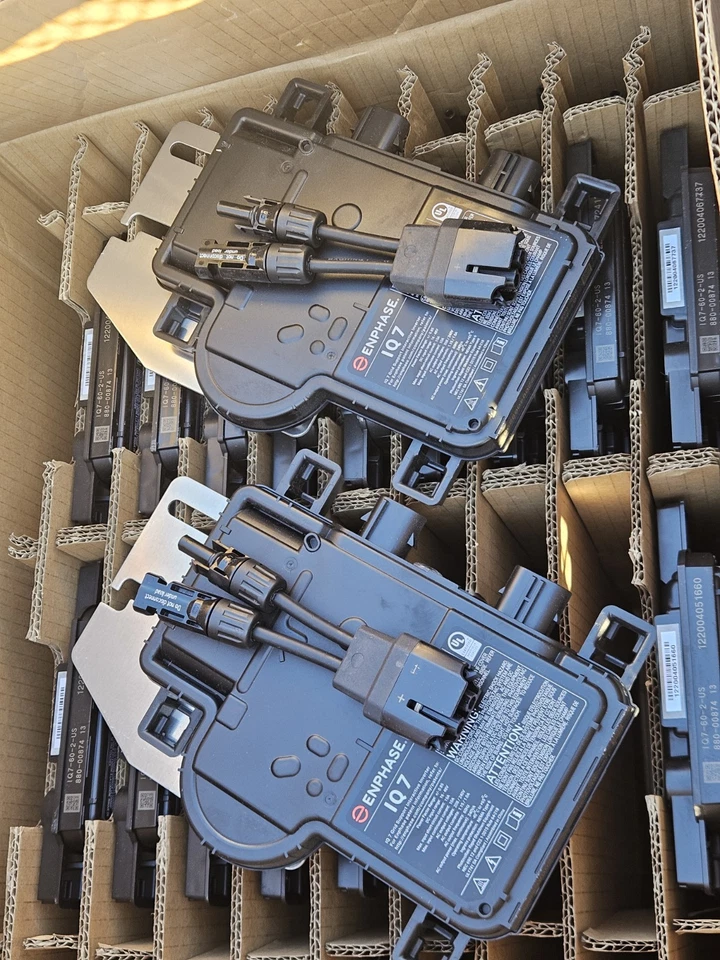 Microinversor Enphase IQ7 IQ7-60-2-US Nuevo Foto 3 de 4