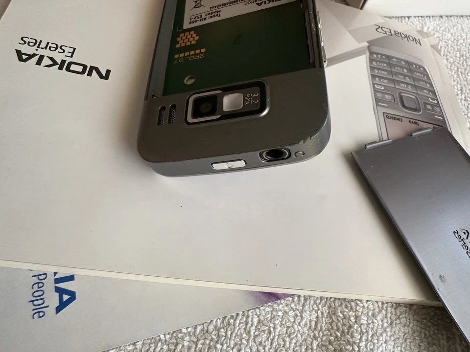 Nokia E52-1 En Buen Estado  Y Desbloqueado! No Simlock! - Imagen 3 de 4