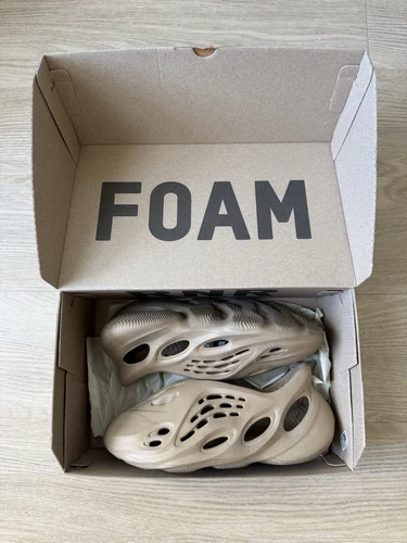 Yeezy Foam RNNR Argilla Taupe