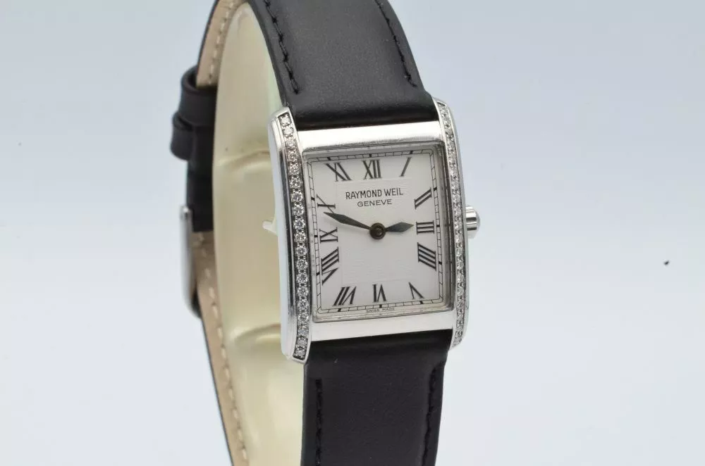 Raymond Weil Don Giovanni Women s Watch 0 25 32in Steel Quartz
