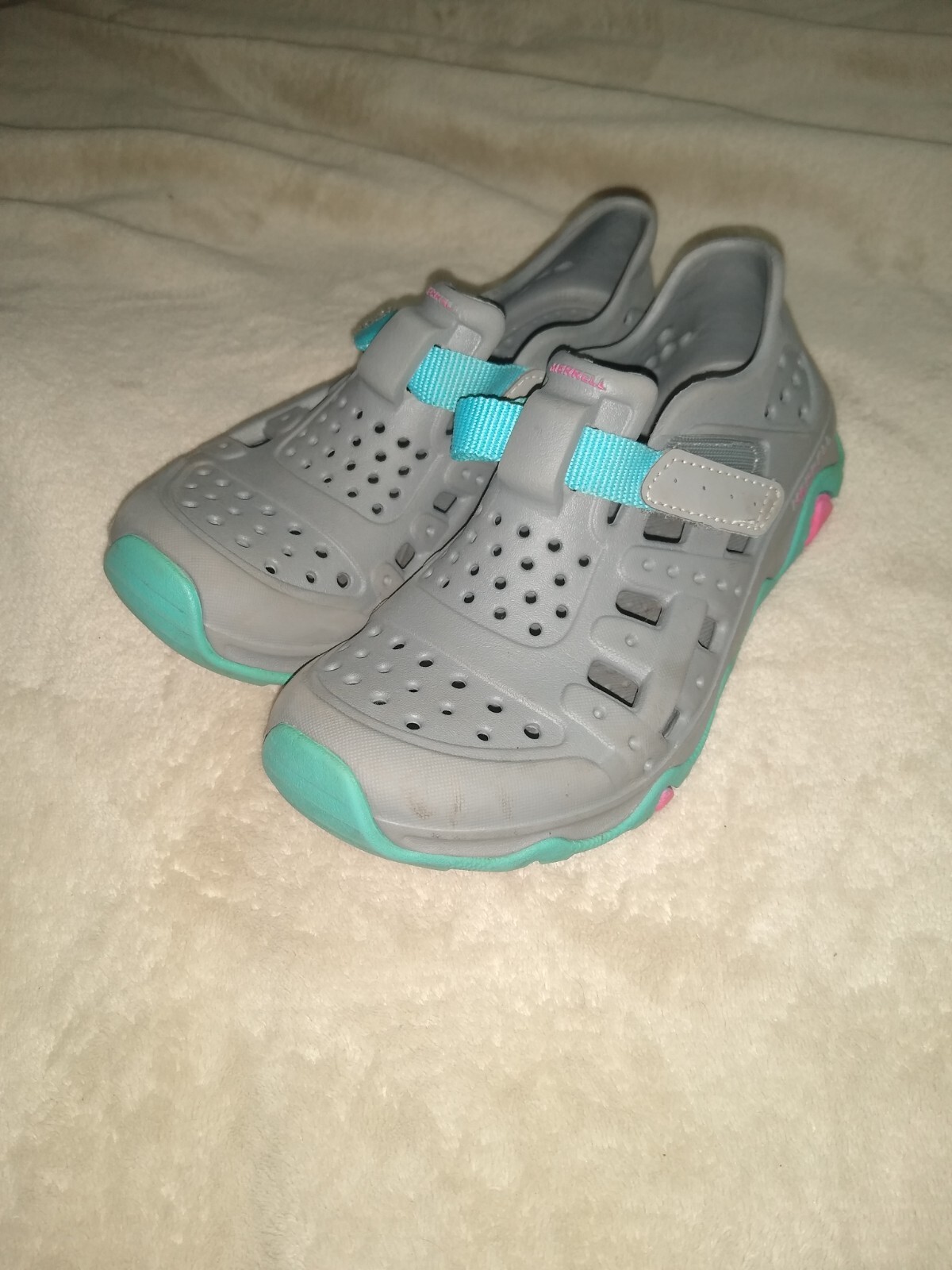 Merrell Water Shoes Youth Size 3? Gray & Pink Girl's shoes